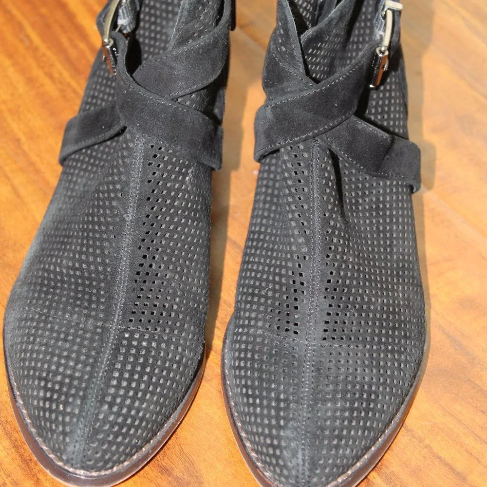 Vince Camuto Black Perforated Suede Ankle boots 36 6